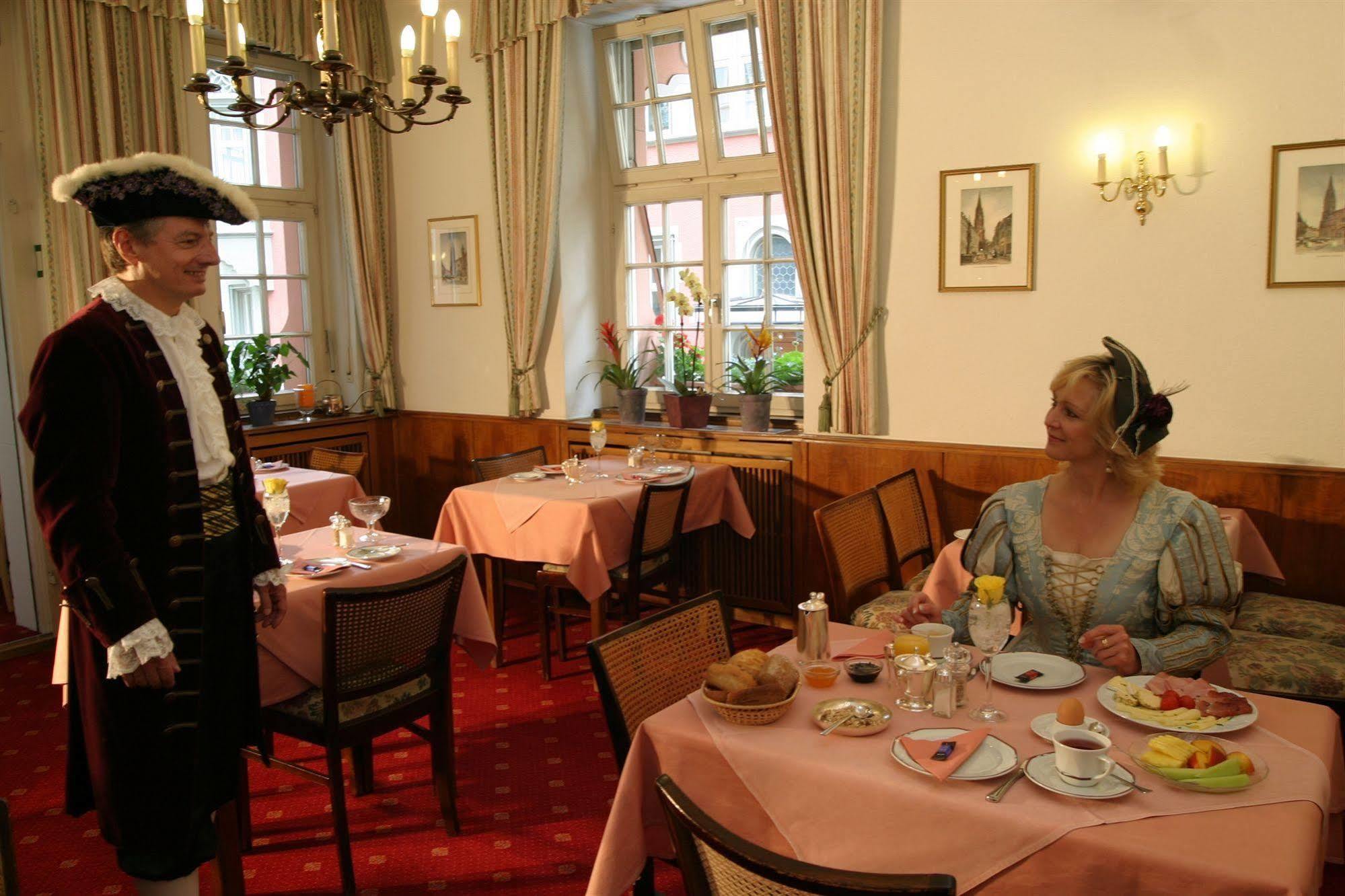 Hotel Barbara Fribourg im Breisgau Restaurant photo